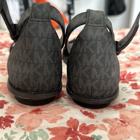 Micheal Kors Flats - Picture 2 of 3